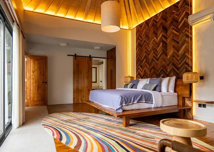 Tuluscolivingseminyakvilla2